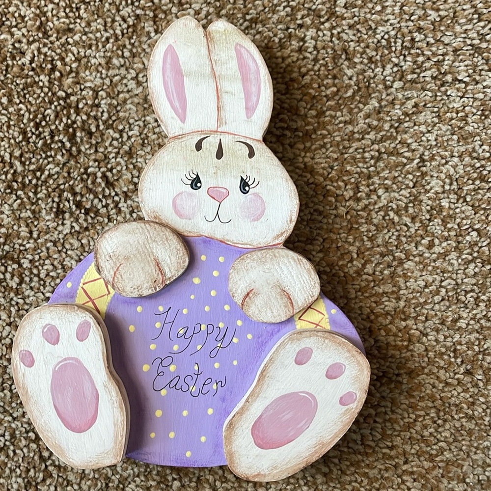 Happy Easter wooden table decor